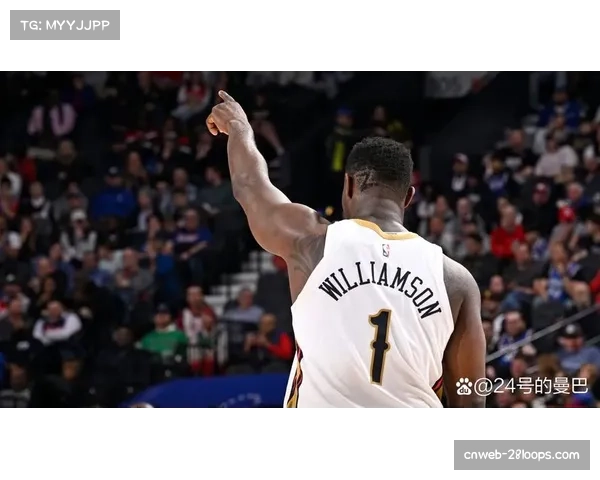 鹈鹕主场因电力故障短暂中断比赛，球员在黑暗中练习投篮